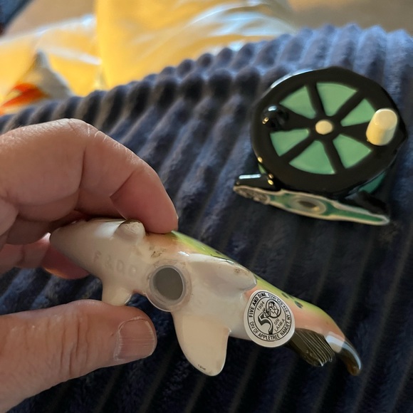 Five and Dime New in Box Vintage Salt and Pepper Collectibles Trout & Fly Reel - Picture 6 of 9